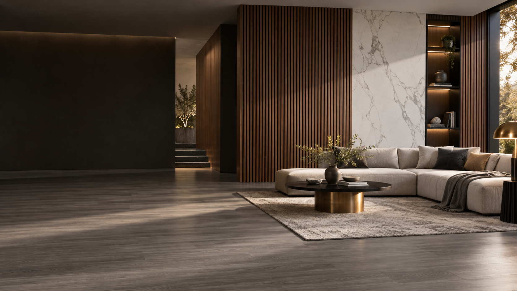 Interior moderno con lambrín de madera, muro tipo mármol y piso gris